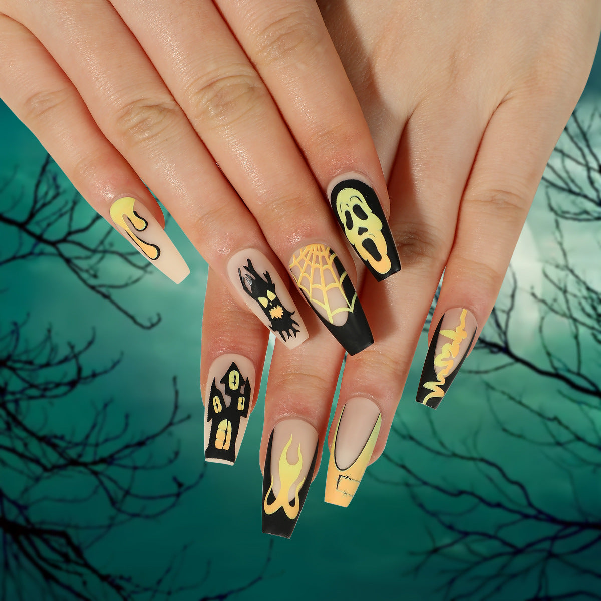 Kunstvolle Nagelverlängerungen mit kreativen Augen-Design Brehn