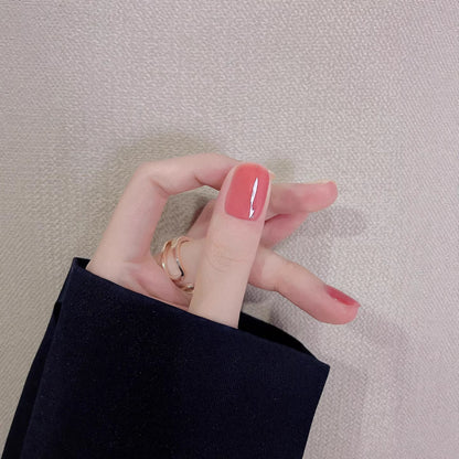 Dekorativer Press-On Nagelset mit künstlerischem Finish