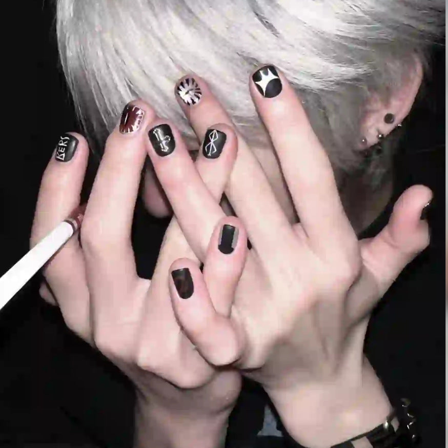 Künstlerisches schwarzes Thema Press-On-Nagel-Set Brehn