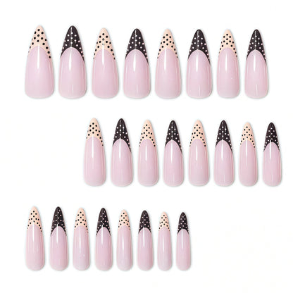 Elegante modische Nagelkunst Brehn