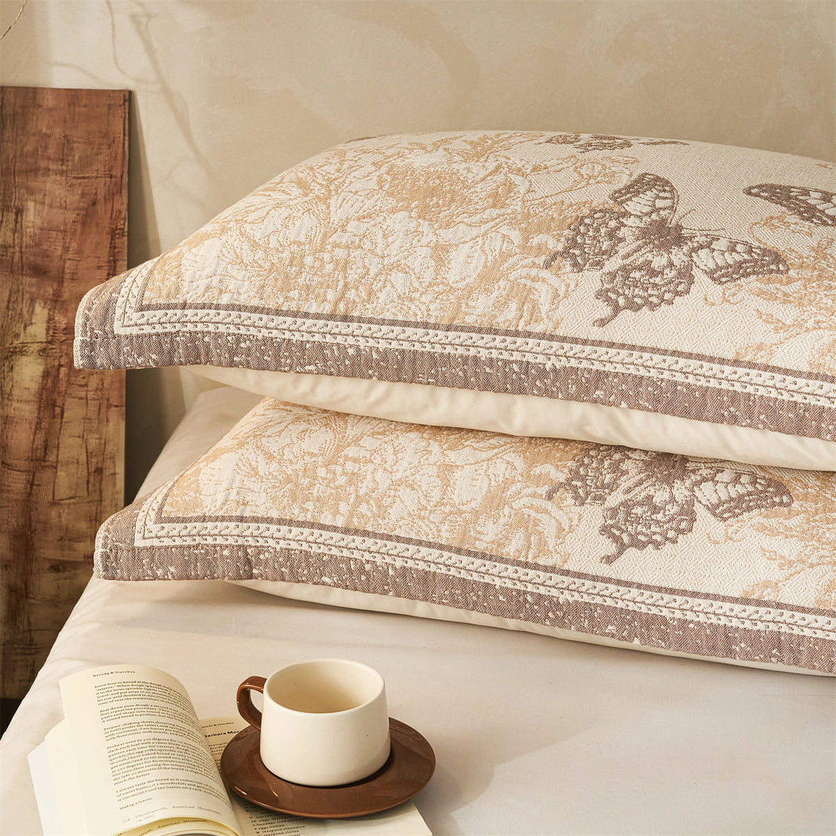 Gestepptes Jacquard Schmetterlingskopfkissen mit dekorativem Rand