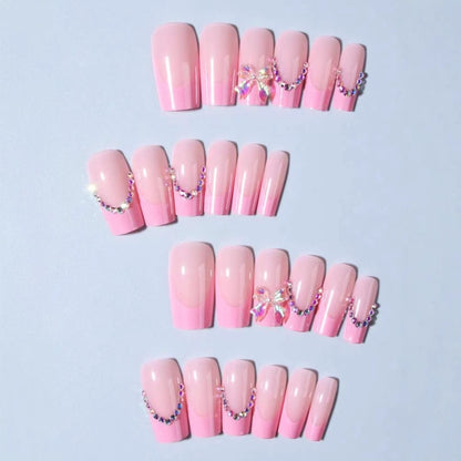 Kunstnagelset mit eleganten Verzierungen Brehn