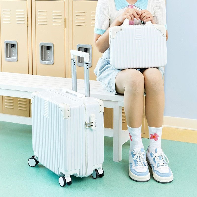 Robuster Hartschalen Reisekoffer Im Modernen Design Brehn