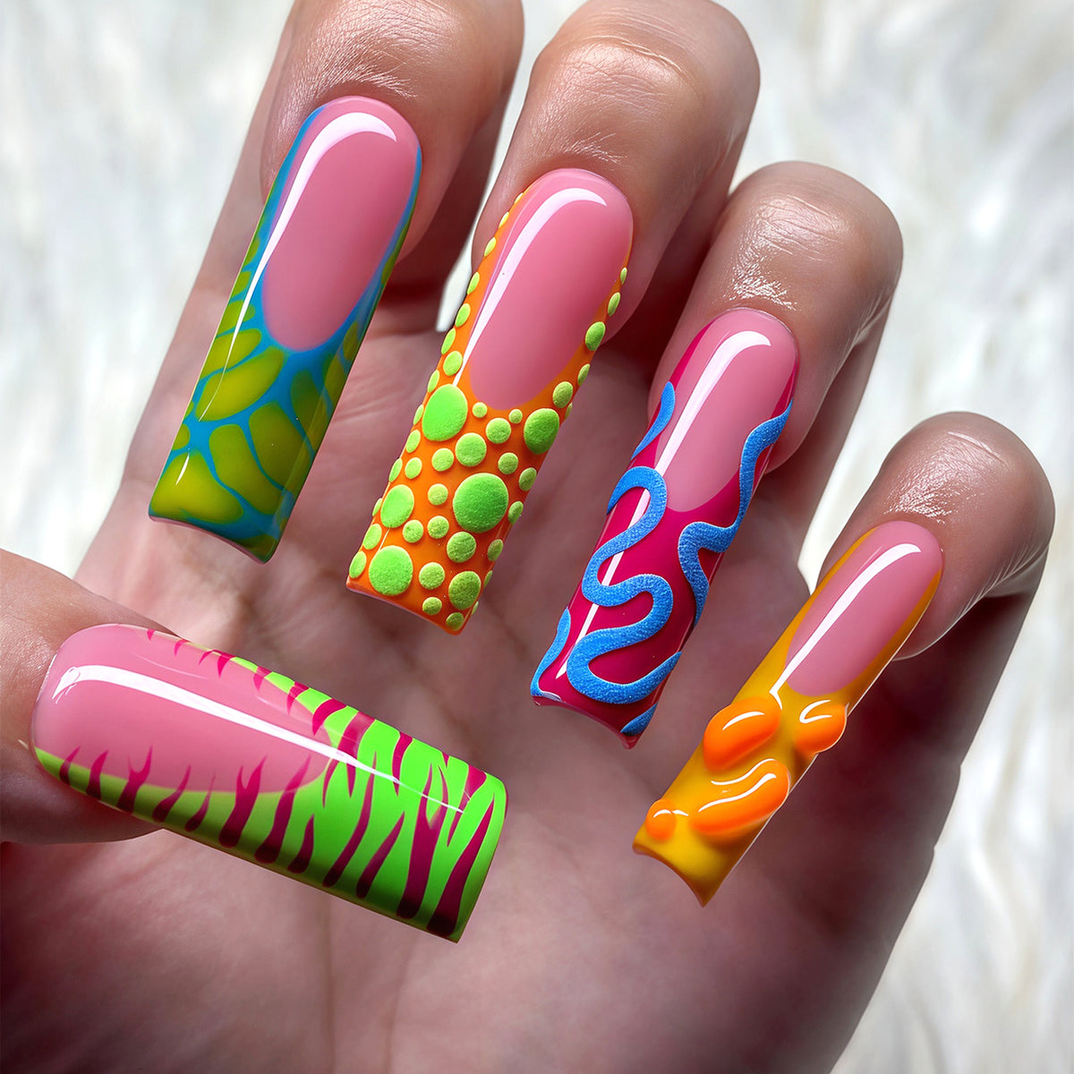 Lebendige abstrakte Nagelkunstspitzen Brehn