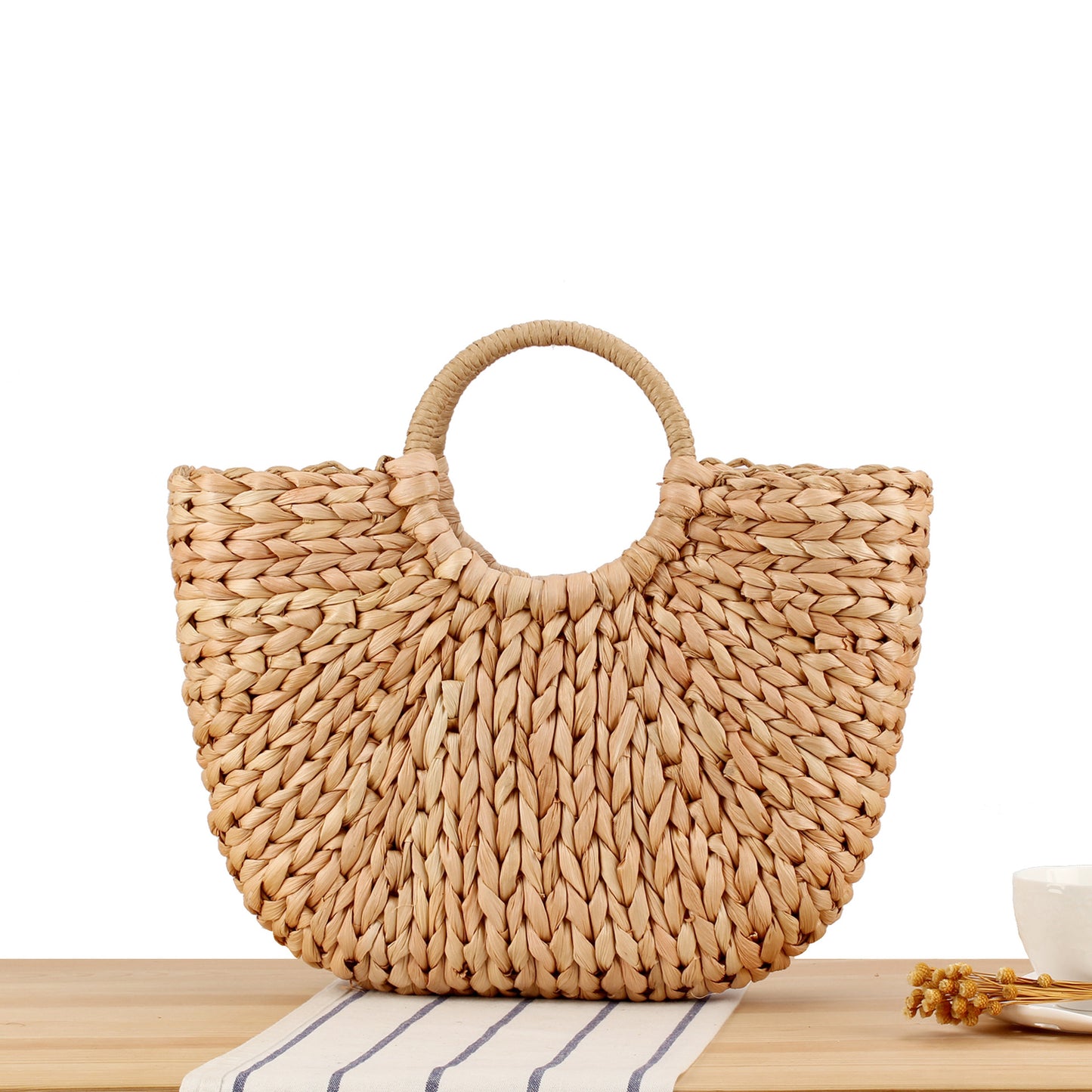 Handtasche Aus Geflochtenem Naturmaterial mit Elegantem Rundgriff Brehn