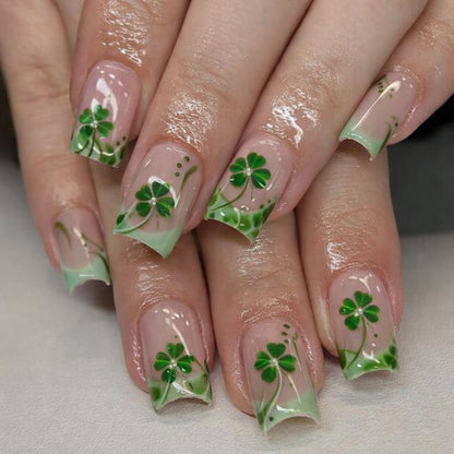 Kunstnagelset mit glamourösen Glitzer- und Glücksdesigns Brehn