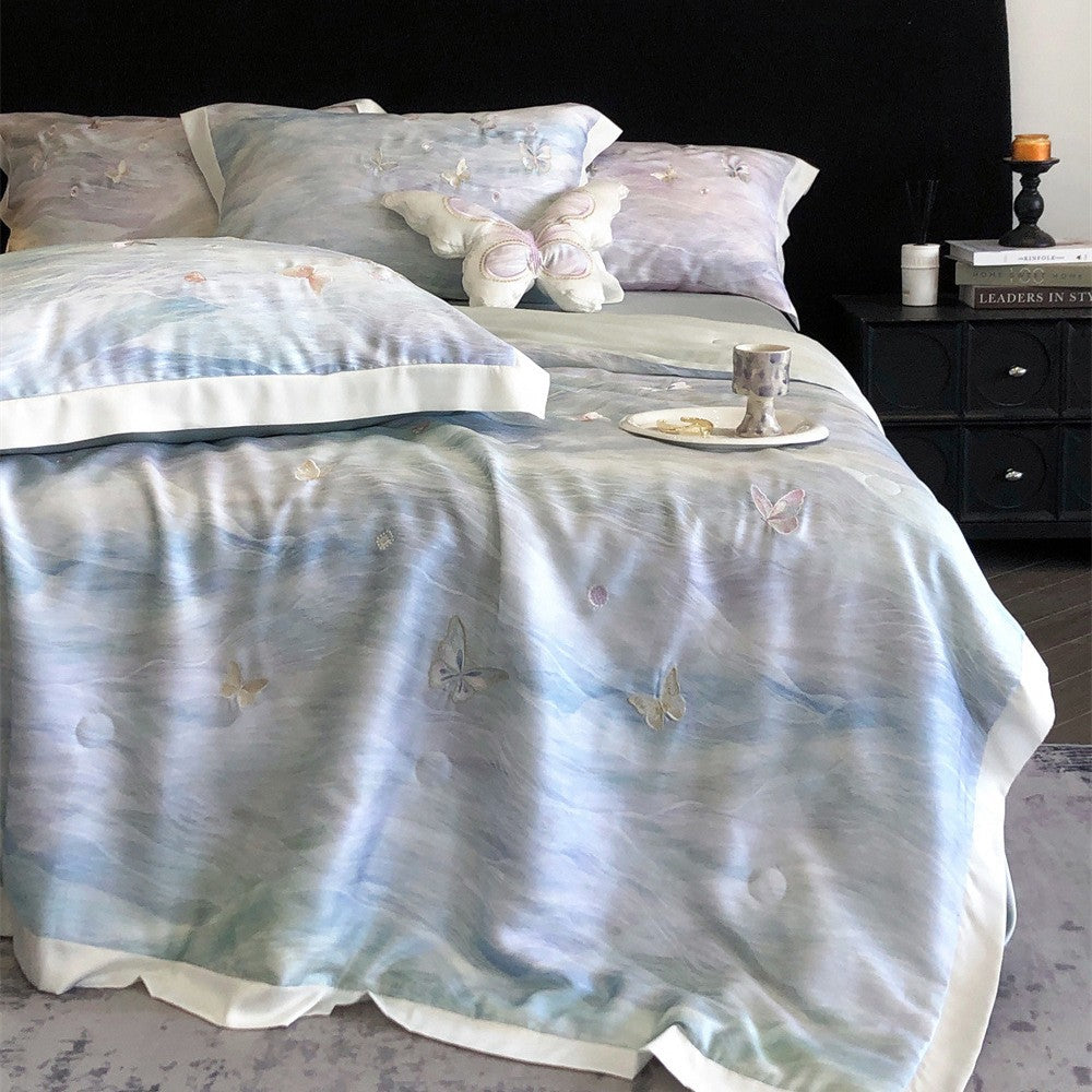 Luxuriöses Satin-Bettwäscheset mit Schmetterlings-Stickerei und Zierkissen