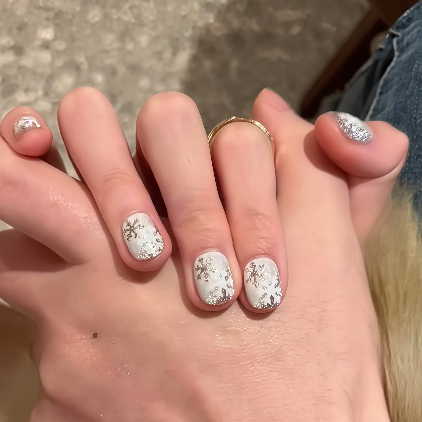 Kunstnägel mit Winterlichem Schneeflocken-Design Brehn