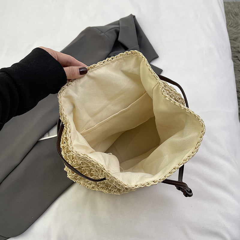 Handgefertigte Rucksacktasche mit Lederverzierungen Brehn