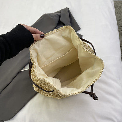 Handgefertigte Rucksacktasche mit Lederverzierungen Brehn
