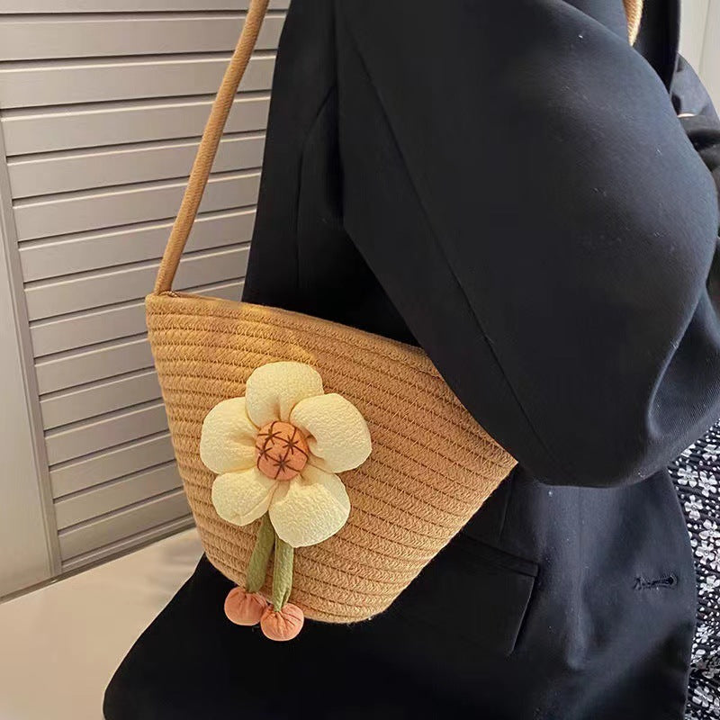 Handgefertigte Umhängetasche mit Blumenapplikation Brehn