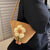 Handgefertigte Umhängetasche mit Blumenapplikation Brehn