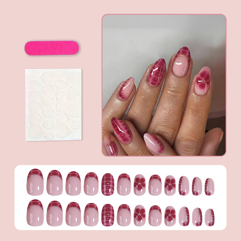 Kunstnagelset mit kreativen Blüten- und Rautenmustern Brehn