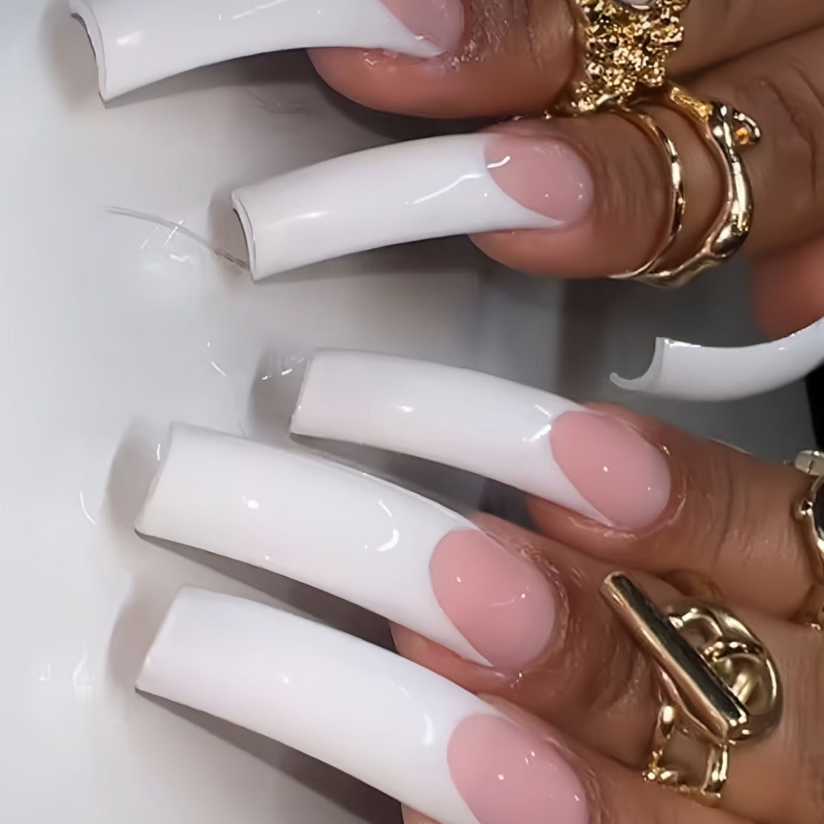 Premium French Tip Press-On Nails Brehn