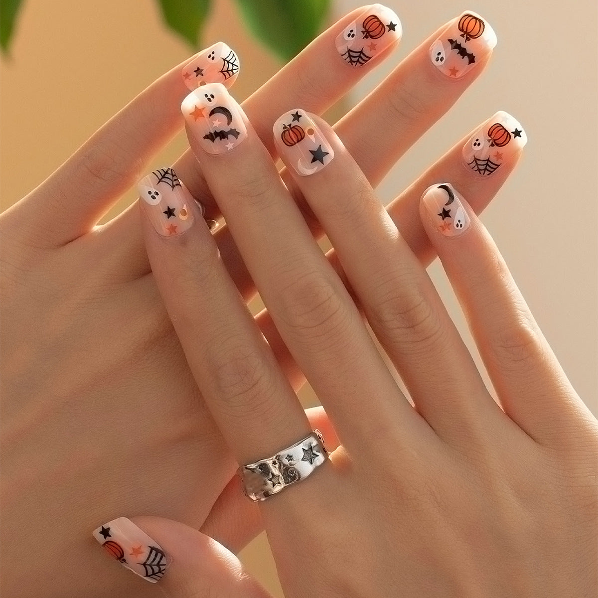 Kunstnagelset mit eleganten French Tips Brehn