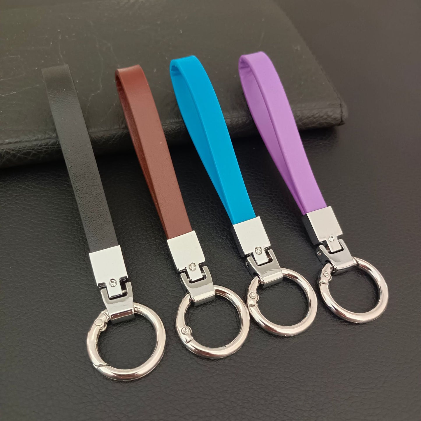 Eleganter Leder-Schlüsselanhänger Halter Brehn