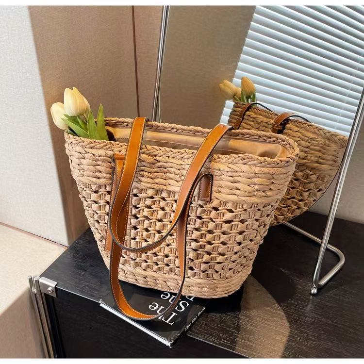 Handtasche mit Elegantem Geflochtenem Design Brehn