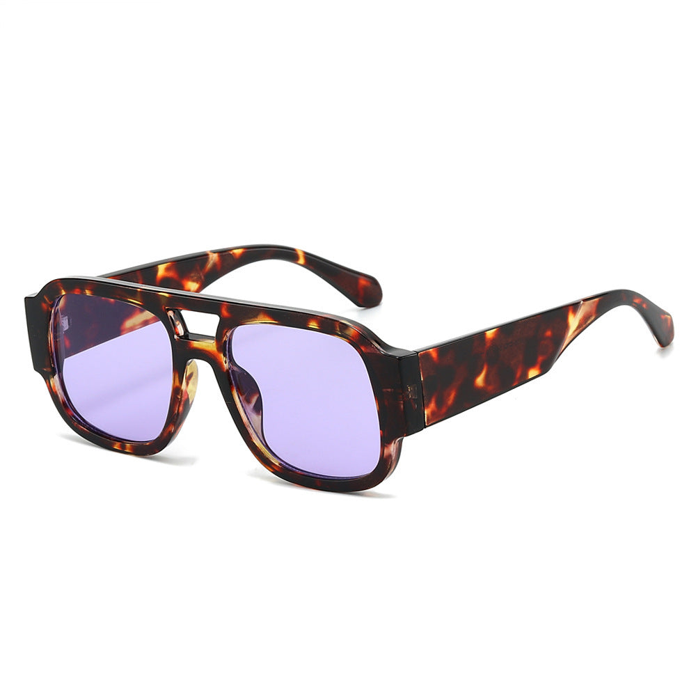 Moderne retro-inspirierte quadratische Sonnenbrillen Brehn