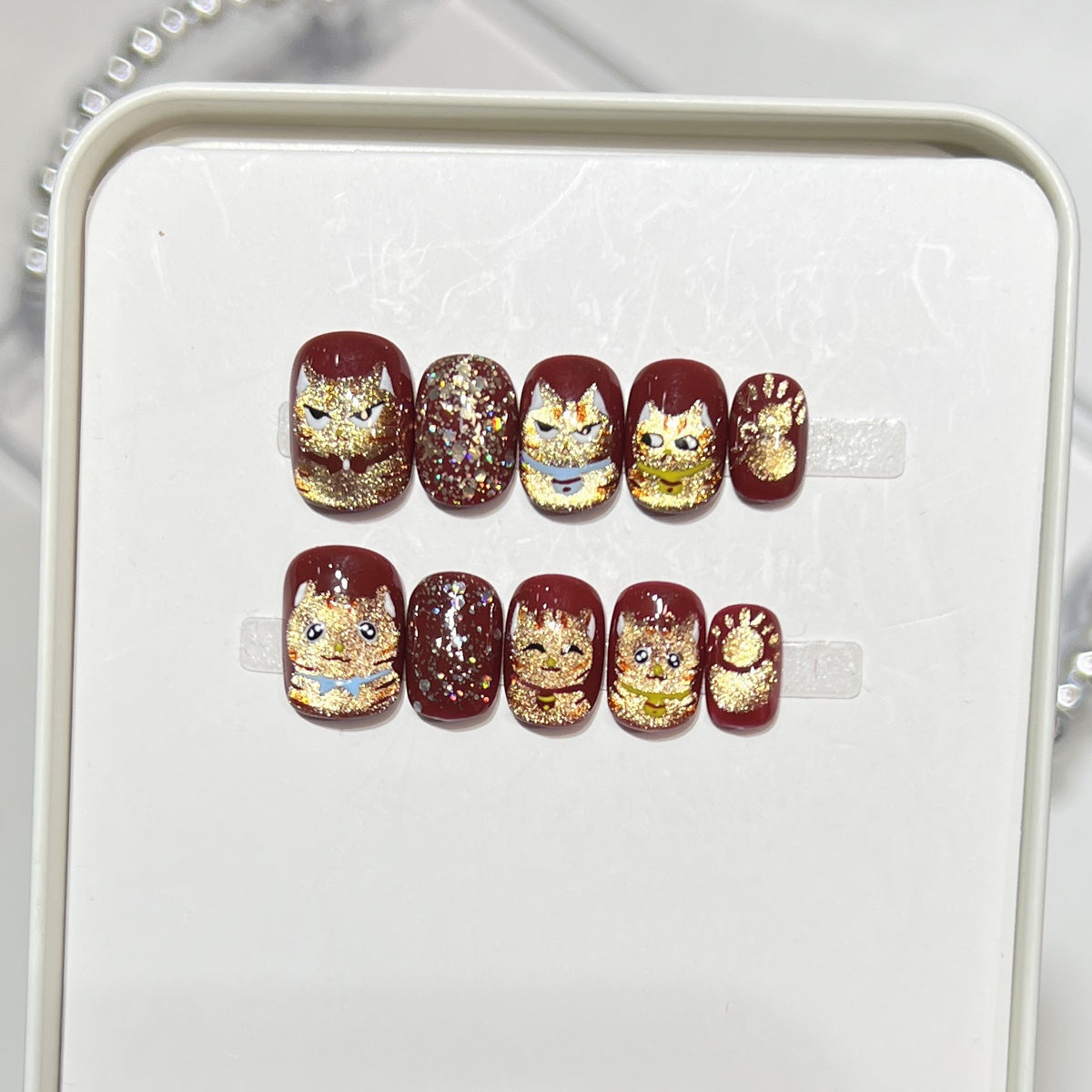 Premium Press-On Nail Art Set mit elegantem Herz- und Blattdesign Brehn