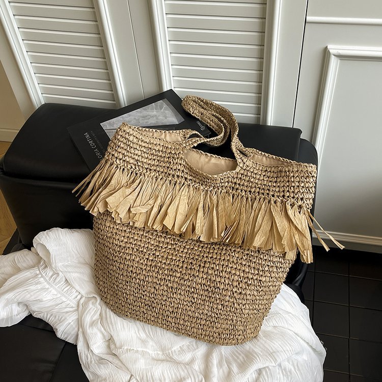 Stroh-Tasche mit Fransen und Modernen Details Brehn