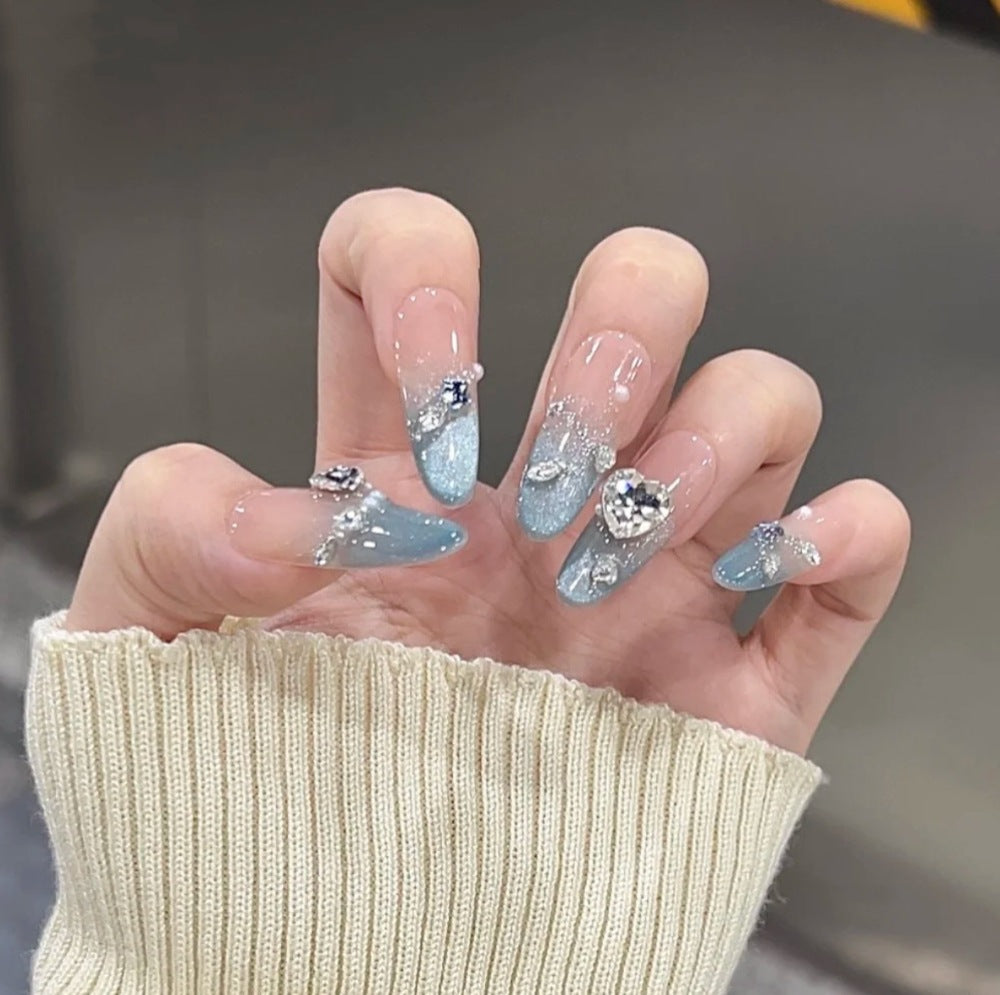 Kunstnägel mit Modernem Glitzer-Design Brehn