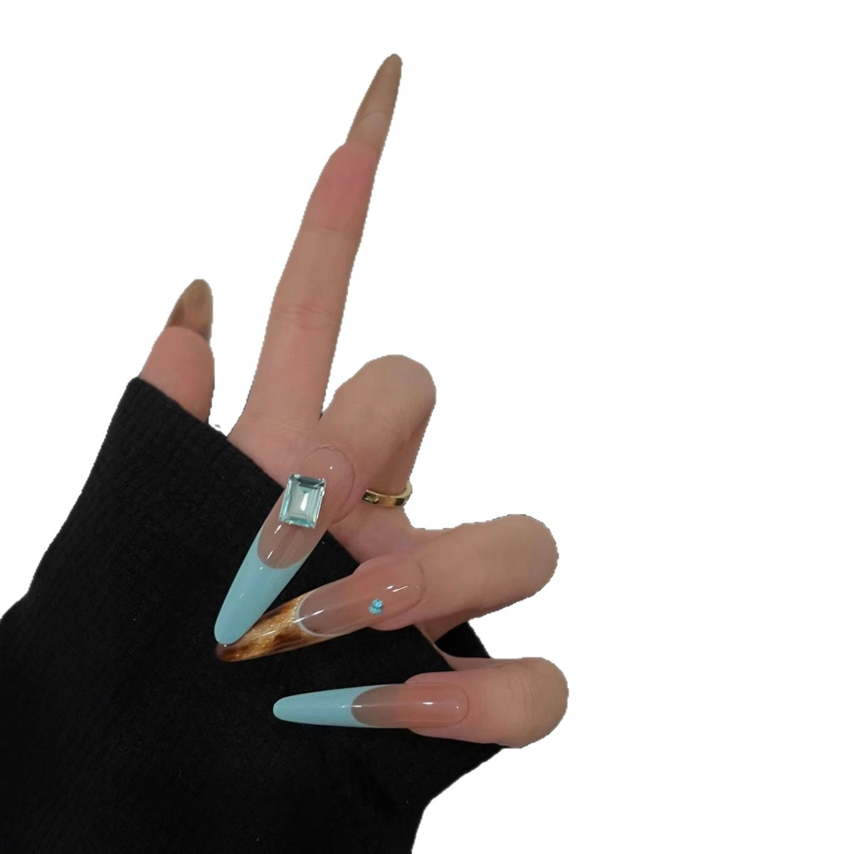 Elegante Stiletto-Nagelverlängerungen mit Glitzerakzenten
