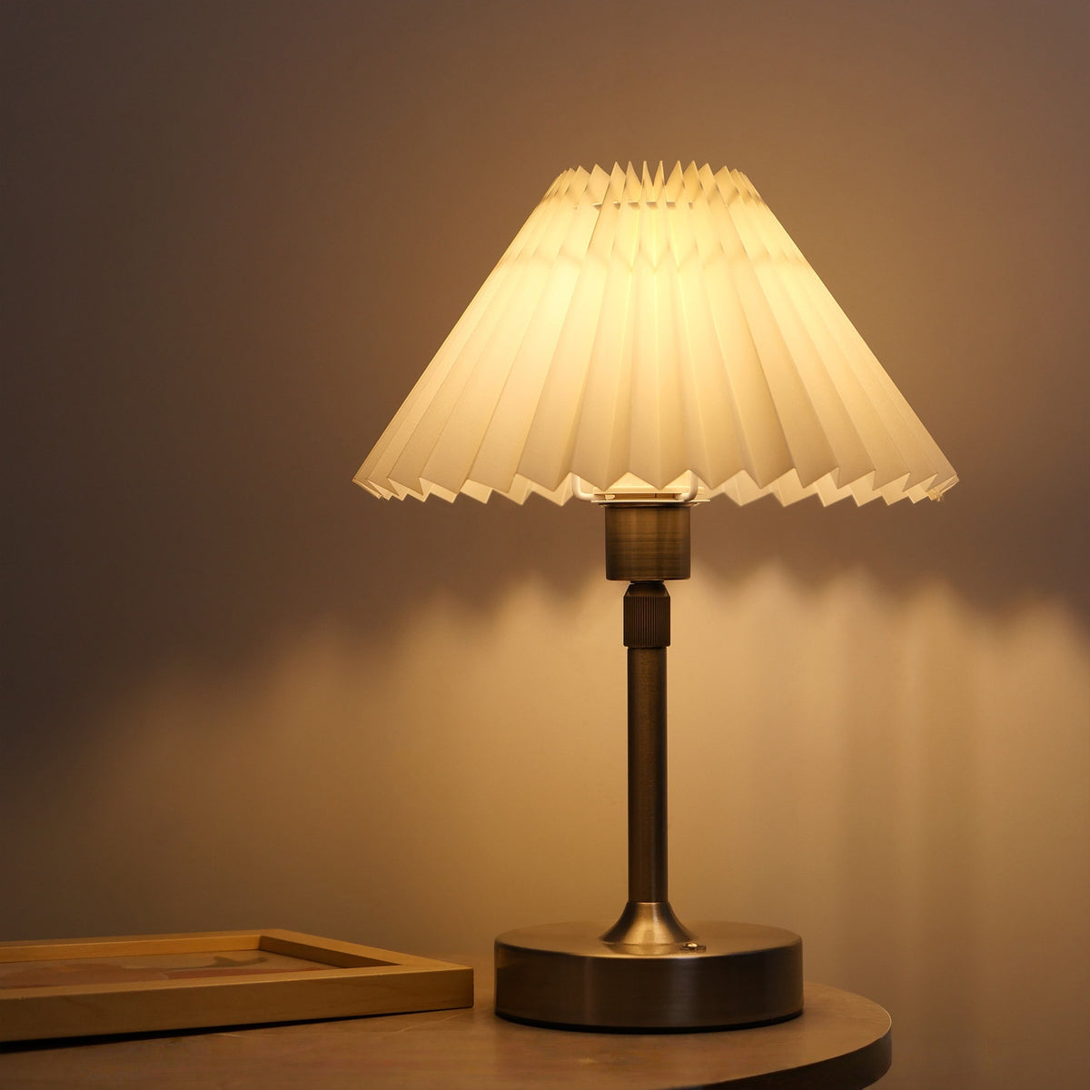 Stylische moderne Tischlampe