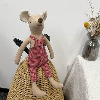 Vintage-inspirierte genähte Leinen-Elefant-Plüschpuppe mit gepunktetem Kleid
