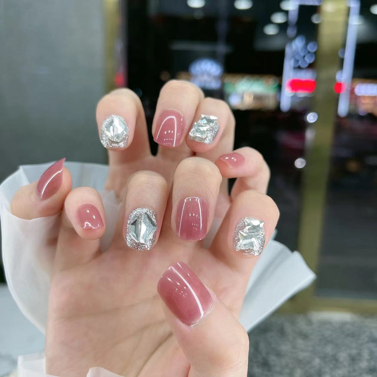 Dekorative Nagelkunst Brehn