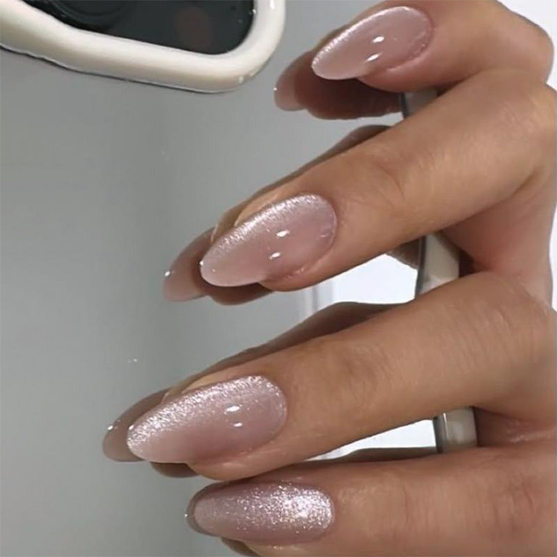 Elegante und glamouröse Nagelkunst Brehn