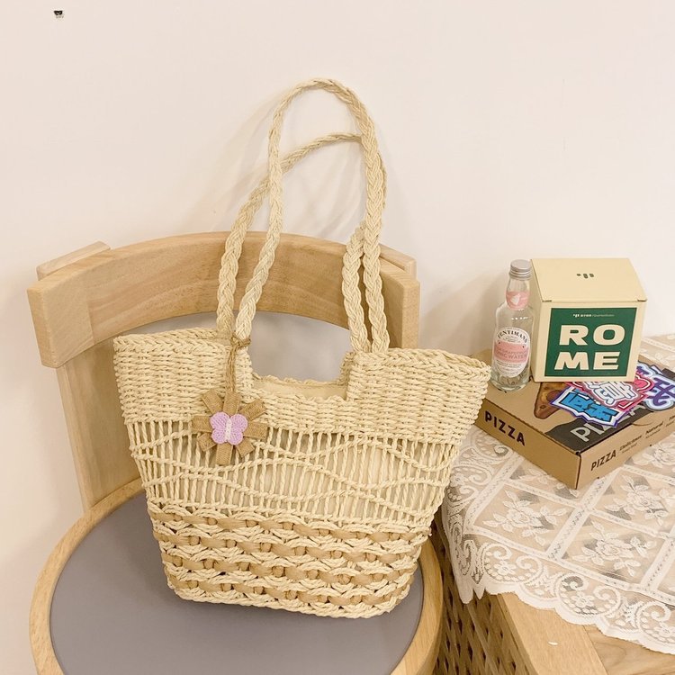 Handgewebte Strandtasche mit Floralen Akzenten Brehn