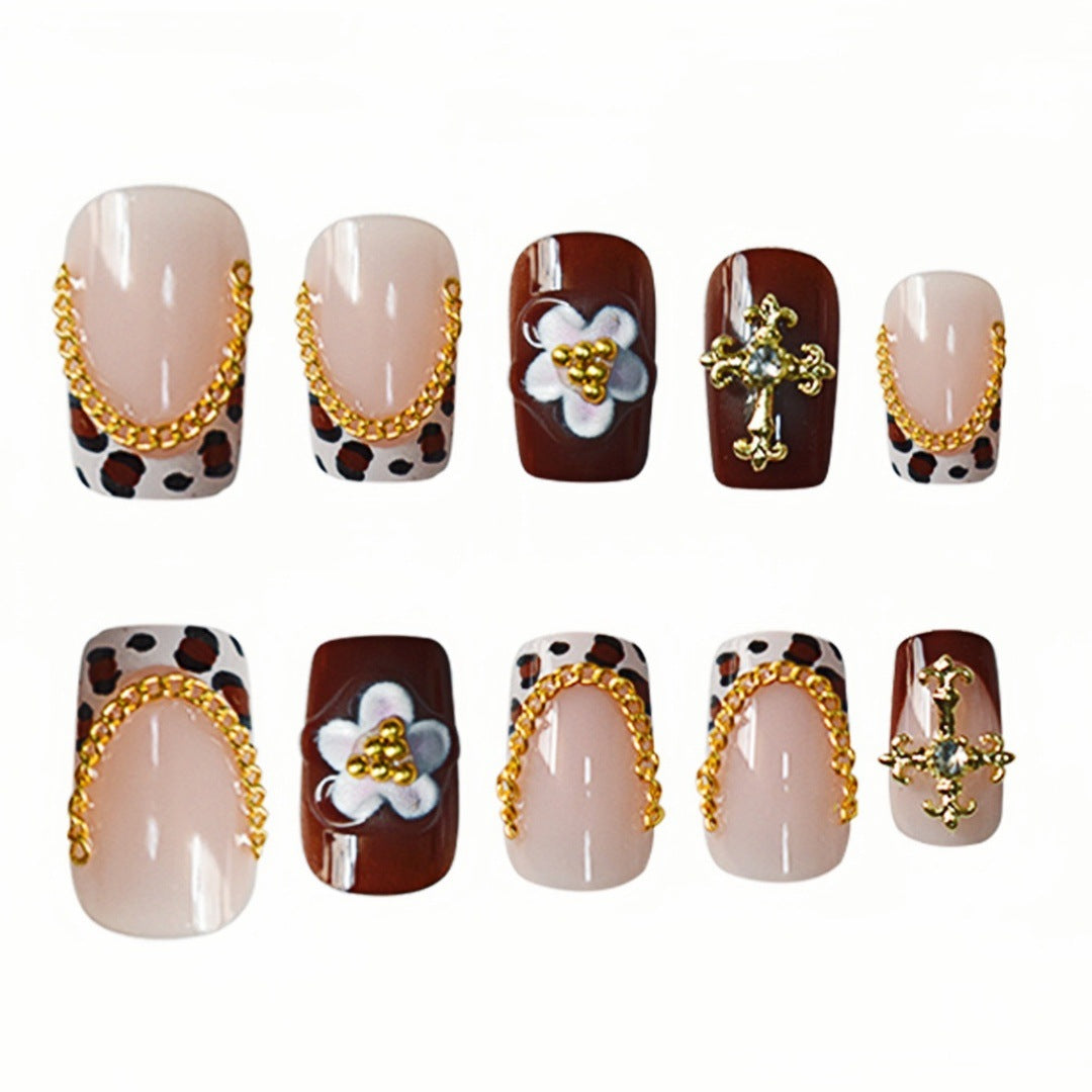 Blumenverzierte Nagelkunstverlängerungen Brehn