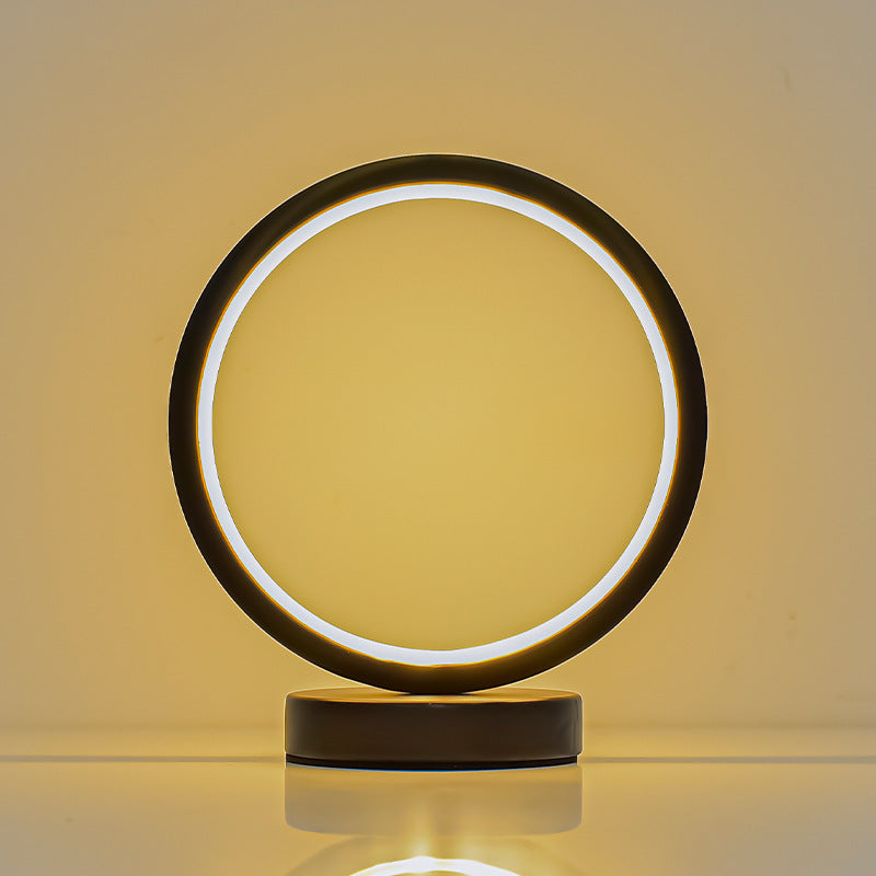 Moderne LED Tischlampe