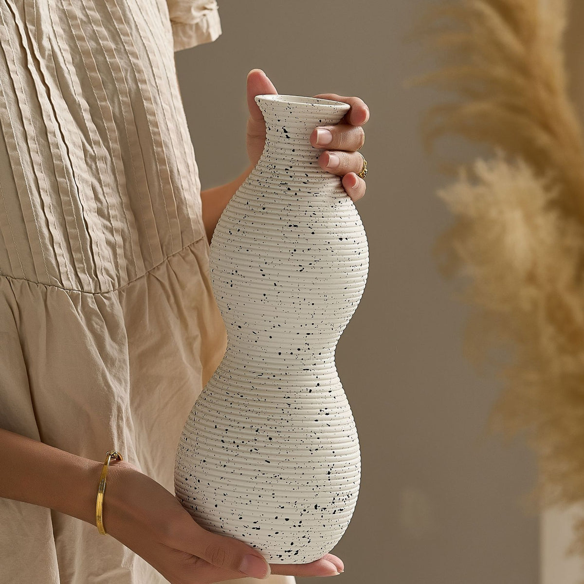Elegante und Kunstvolle Keramikvase Brehn