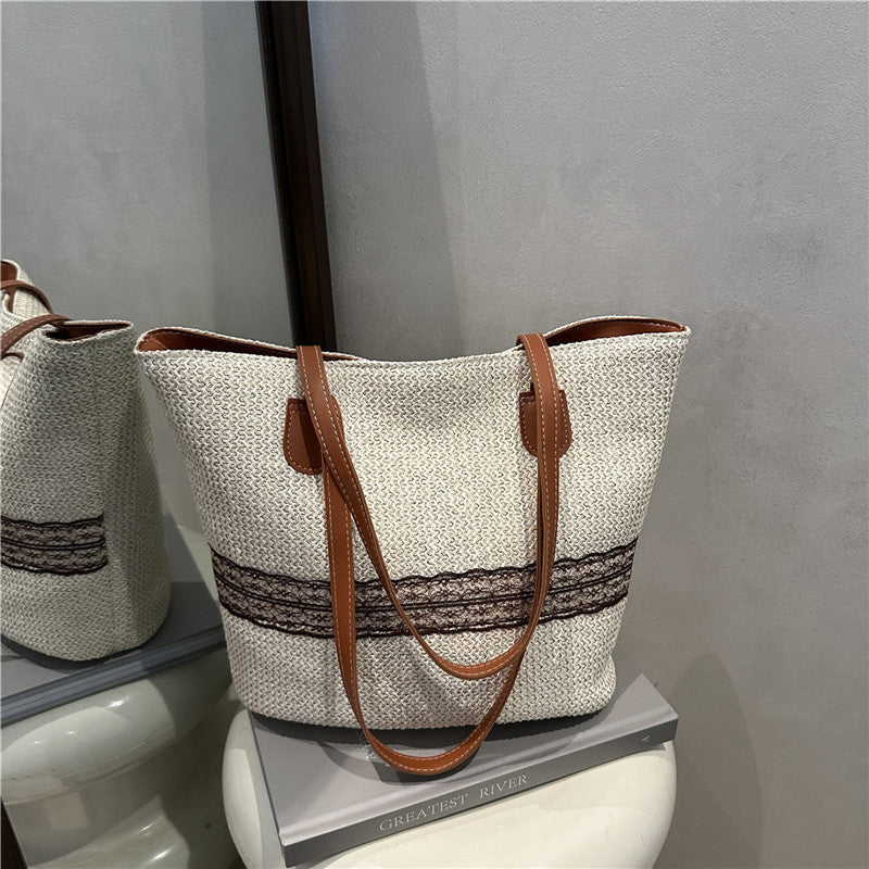Umweltfreundliche handgewebte Strandtasche Brehn