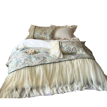 Satin-Bettwäsche-Set mit Rüschen-Bettrock und Vintage-Toile-Print