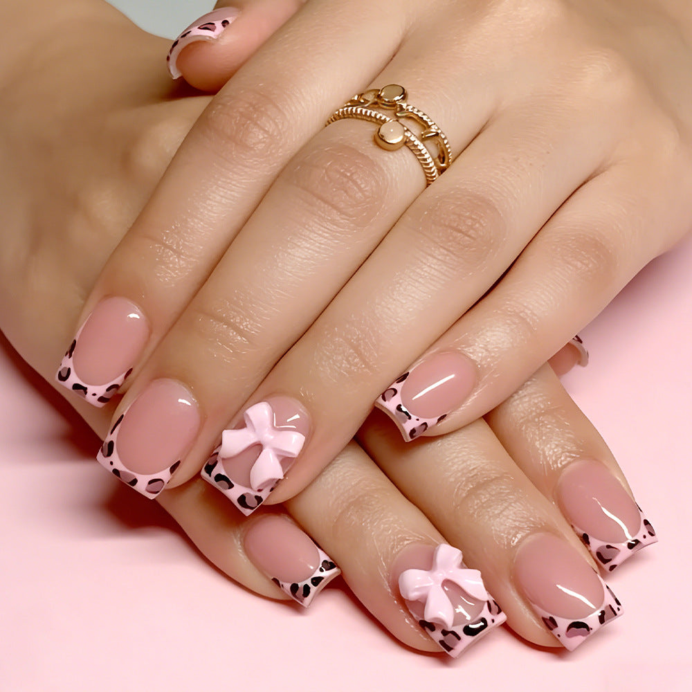 Elegantes Tierprint-Motiv-Nagelset Brehn