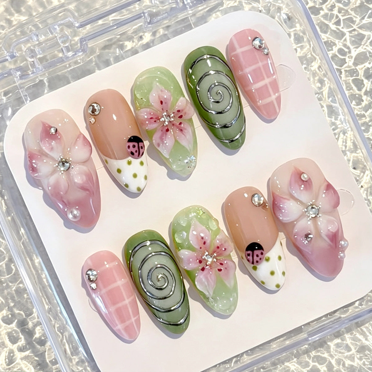 Künstlerisches Floral Design Press-On Nagel Set Brehn