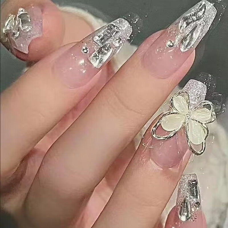 Kunstnägel Set mit Eleganter Schmetterlingsverzierung Brehn