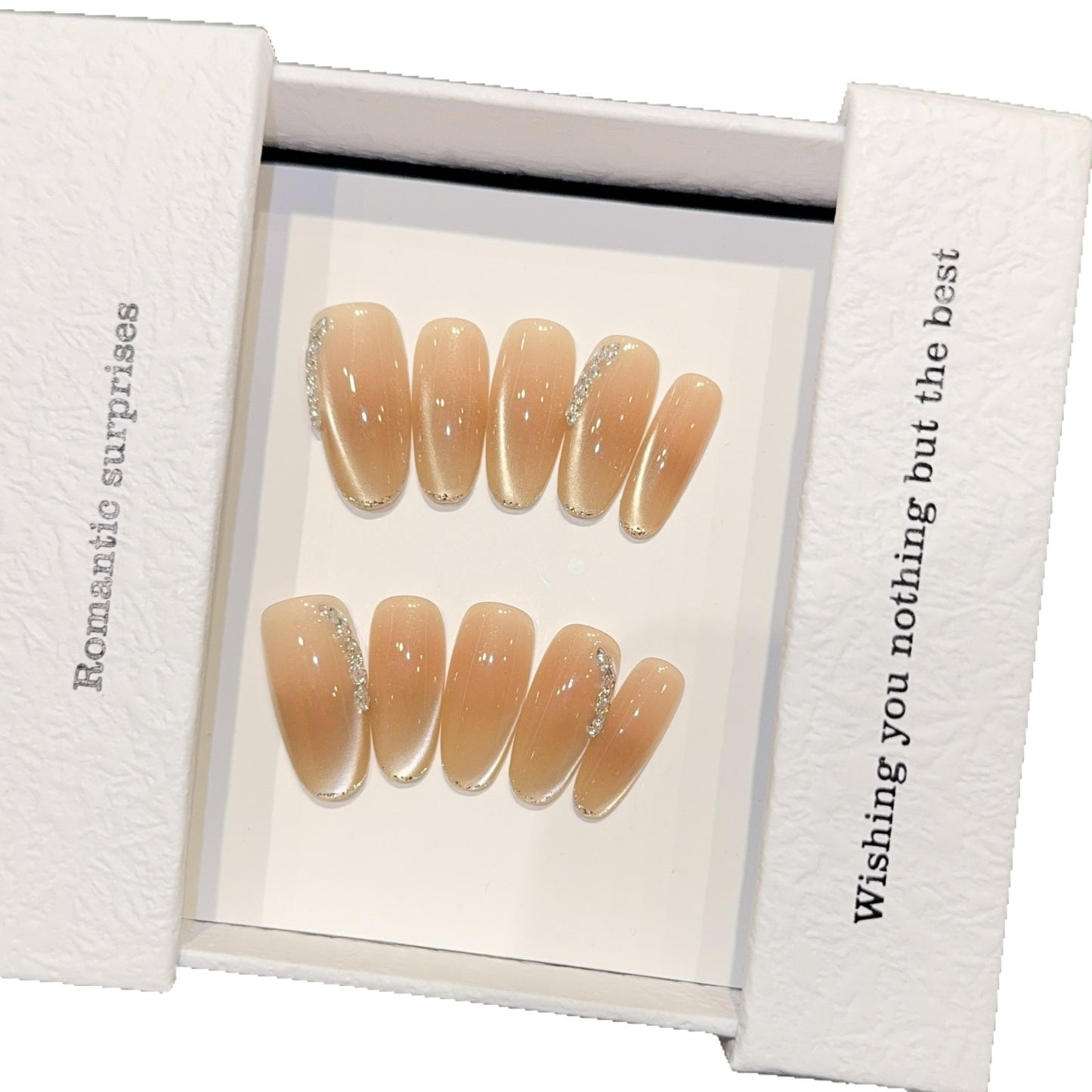 Elegante Kunstnagelspitzen mit Glitzerdetails Brehn