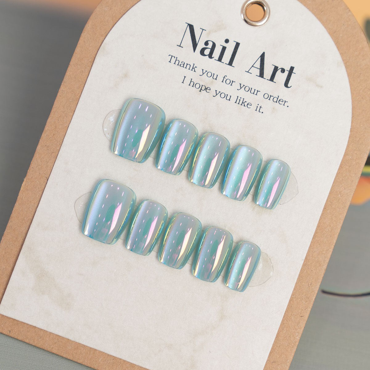 Stylisches Press-On-Nagelset mit schillerndem Finish Brehn