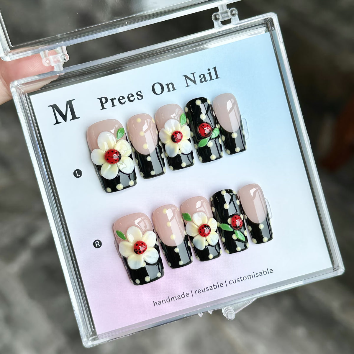 Künstlerisches wiederverwendbares Press-On-Nagel-Set