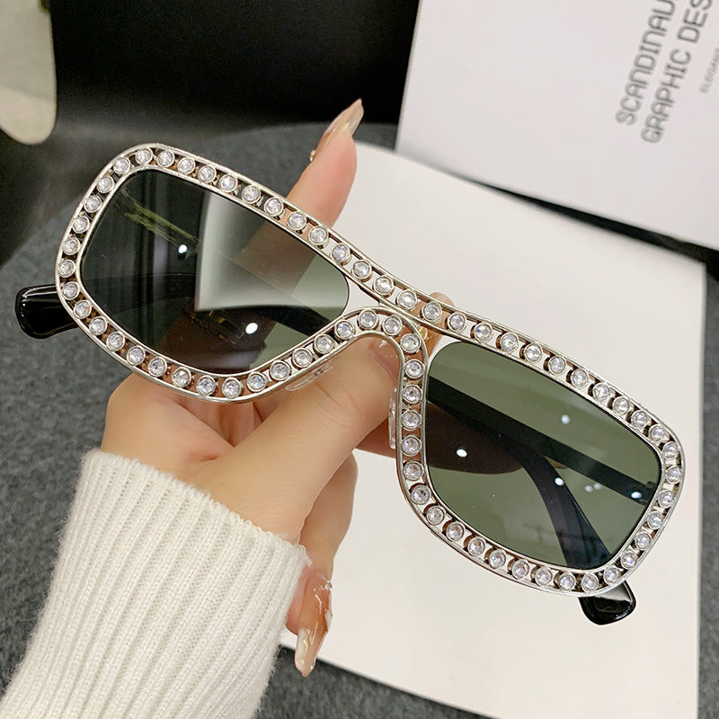 Damen extravagante Cat-Eye Sonnenbrille mit goldenen Akzenten Brehn