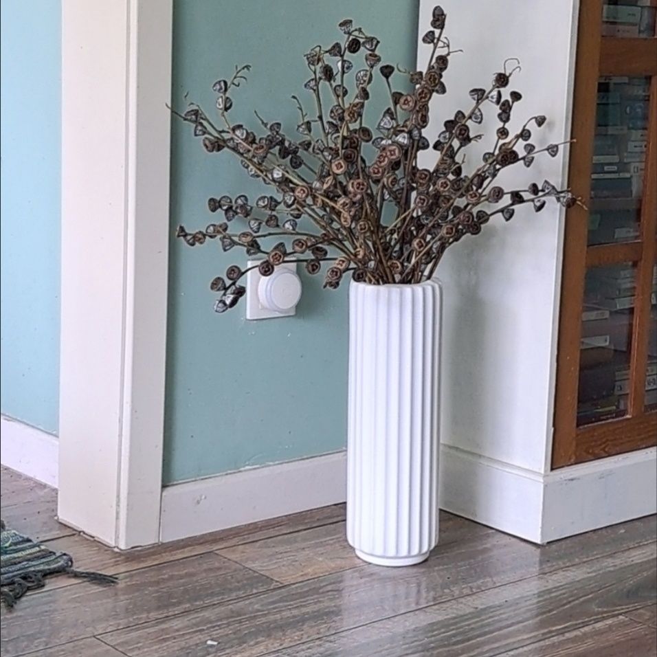 Hohe vertikale gerippte dekorative Vase Brehn