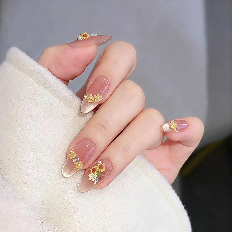 Kunstnagelset mit festlichem Geschenk-Design und eleganten Glitzer-Akzenten Brehn