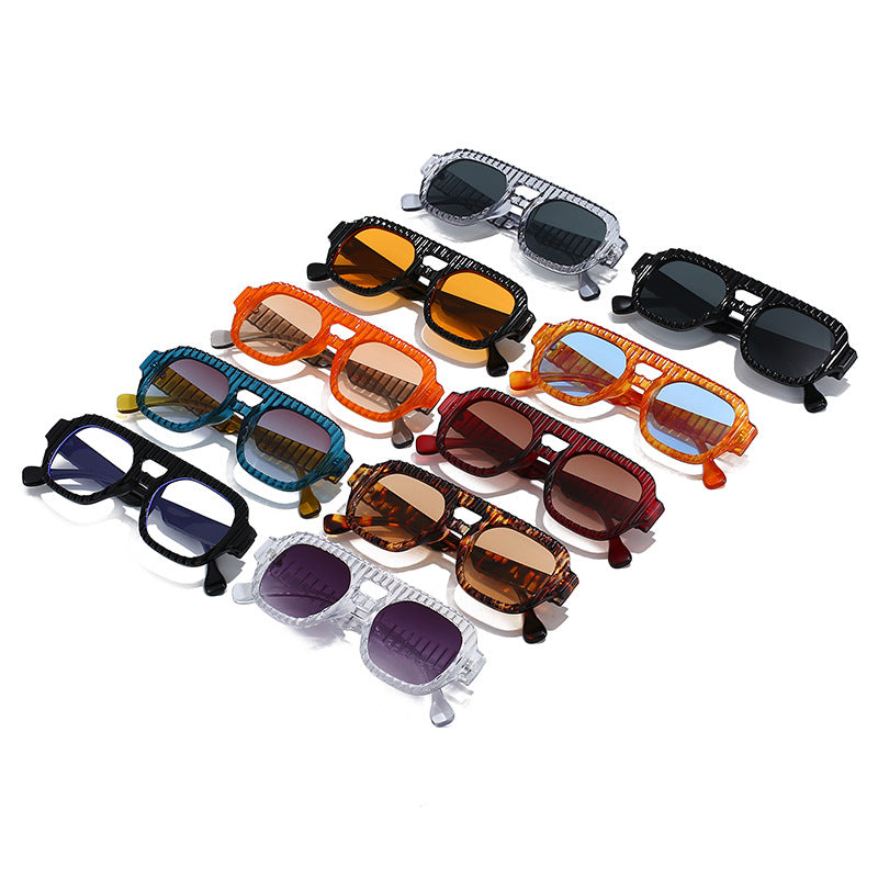 Damen modische Sonnenbrille im futuristischen Design mit strukturiertem Rahmen Brehn