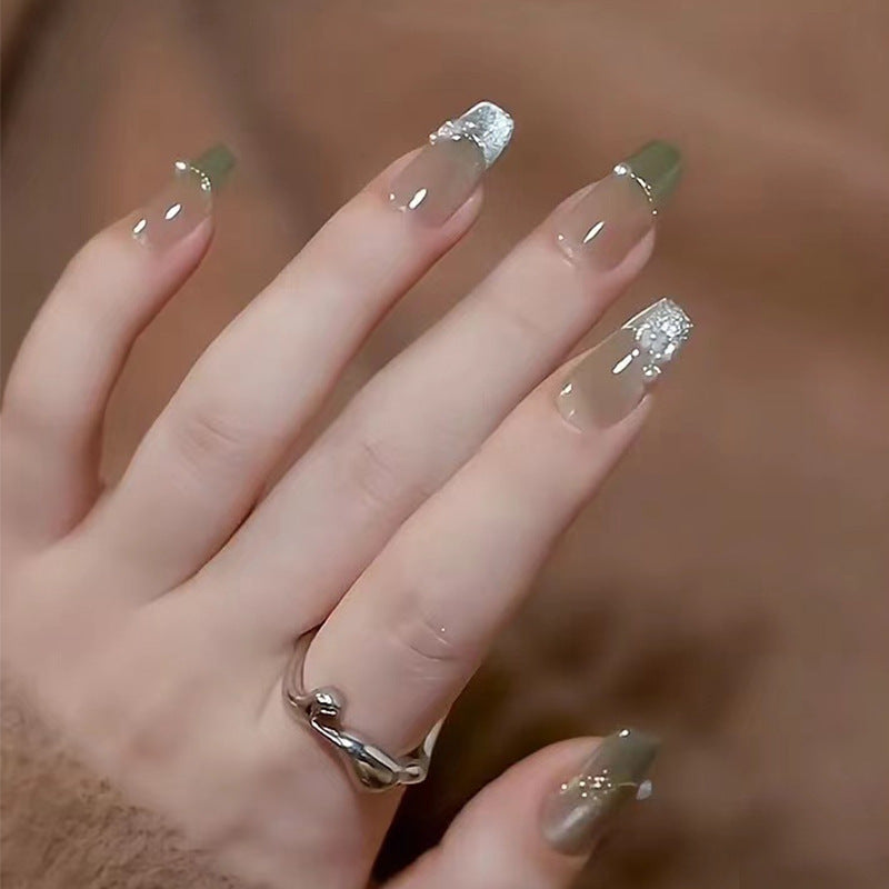 kunstvolle Nagelspitzen Brehn