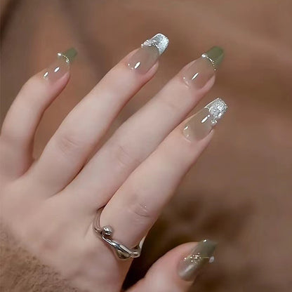kunstvolle Nagelspitzen Brehn