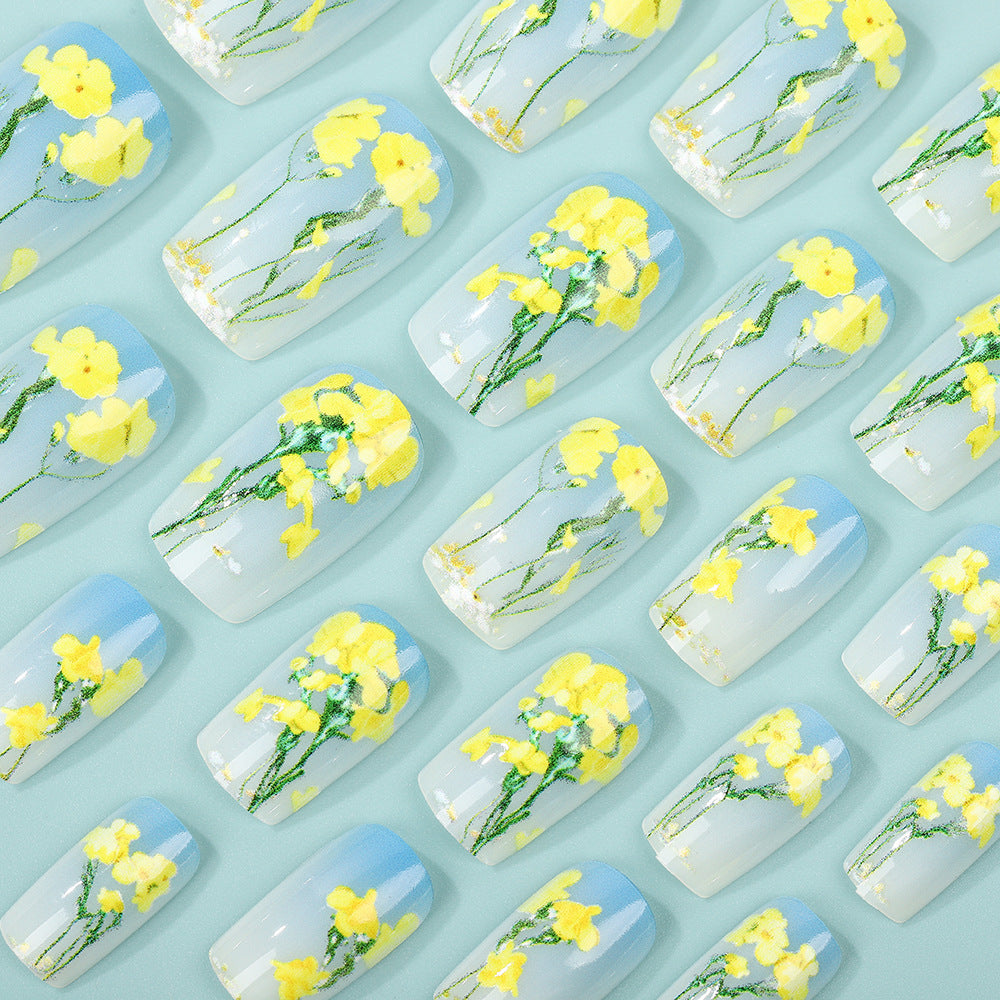 Künstliche Nagelspitzen im floralen Design Brehn