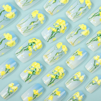 Künstliche Nagelspitzen im floralen Design Brehn